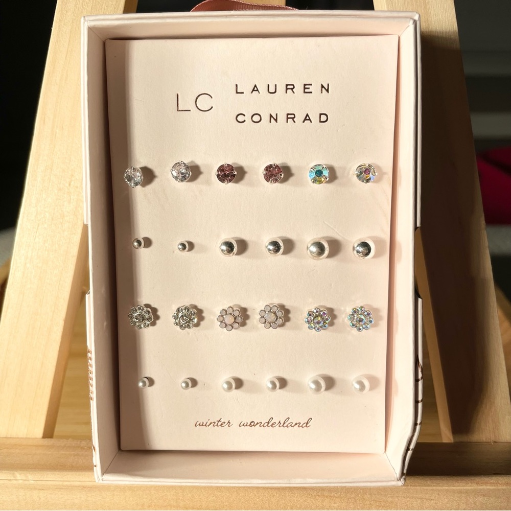 NWT LC LAUREN CONRAD PINK & SILVER PEARL STUD FLOWER EARRINGS 12 PAIRS INCLUDED - Picture 2 of 7